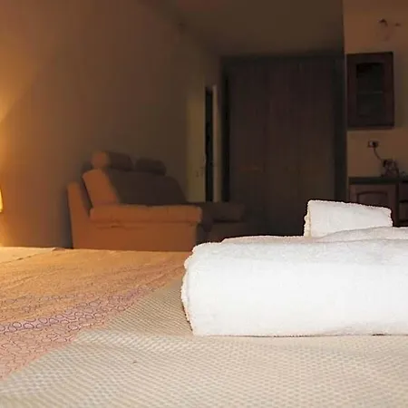 Porta Deuropa Bed and Breakfast 4*