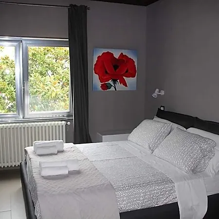 Porta Deuropa Bed and Breakfast Λέτσε